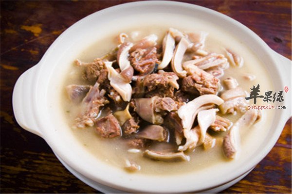 杜仲鹌鹑瓦罐粥——去湿气消除疲劳