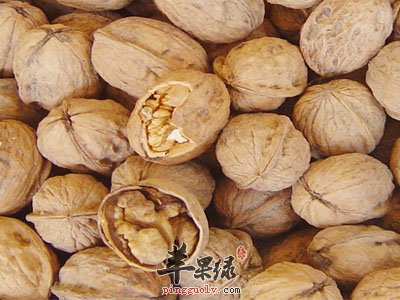 核桃可以补脑,但也要适量食用哦