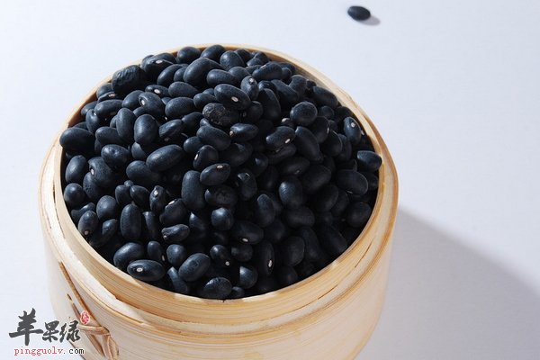 黑豆营养 黑豆制作 黑豆煲鲫鱼汤 黑豆醋