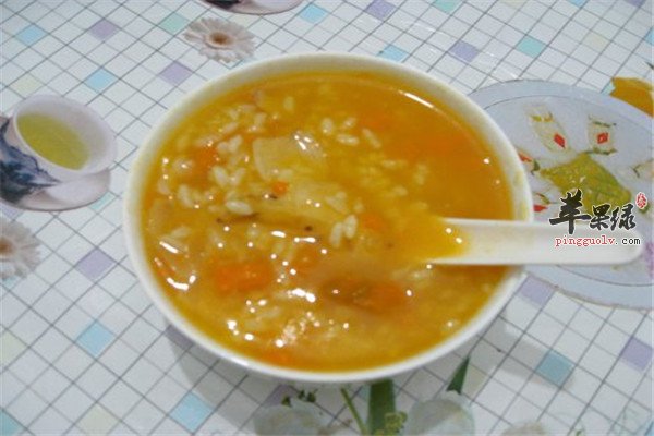 百合南瓜薏米粥—益气润肺消肿_苹果绿