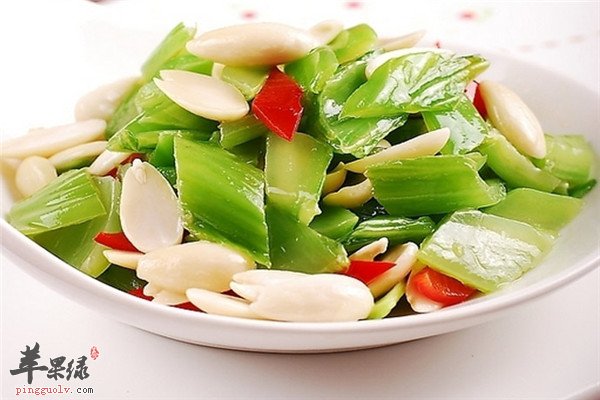 杏仁拌芹菜——降压降脂生津止渴