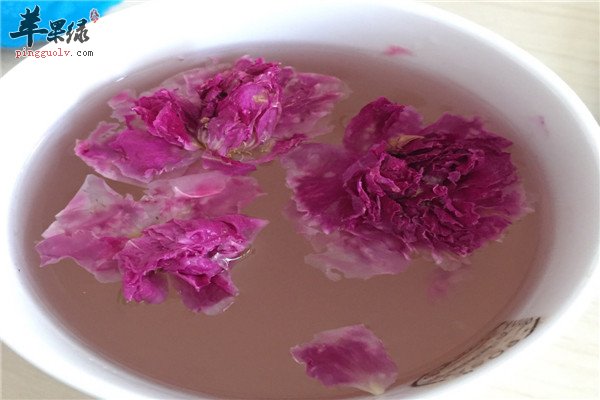 玫瑰花茶美容养颜排毒的搭配方法