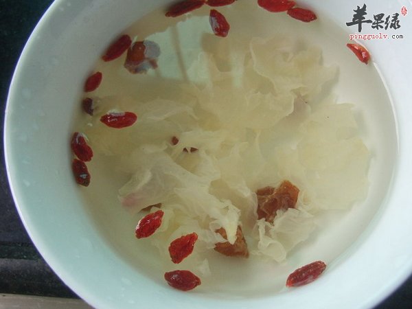 枸杞食谱 木瓜冰糖枸杞炖燕窝 枸杞南瓜粥