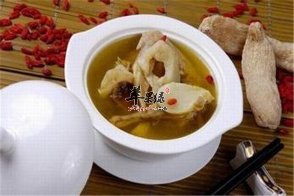 黑豆牛蒡炖鸡汤.jpg