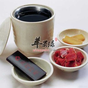 冬季吃阿胶好处多 能补血美容抗衰老