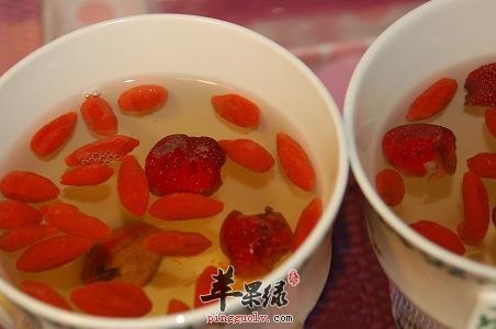 多喝枸杞泡的水可以调养身体