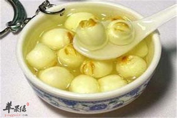 银耳莲子粥1.jpg