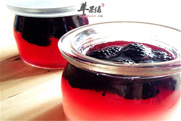 桑葚泡水的好处 预防疾病抗衰老