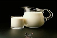 牛奶的营养成分和饮