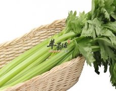 吃芹菜好处多 注意不