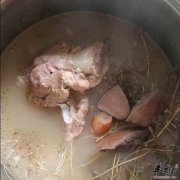 鸡骨草煲猪骨——清热解毒去湿气