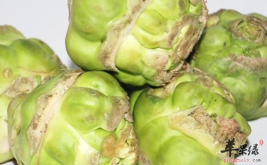 苹果绿 食材大全 营养价值功效:榨菜鱼片味道鲜香可口,不仅好吃,而且