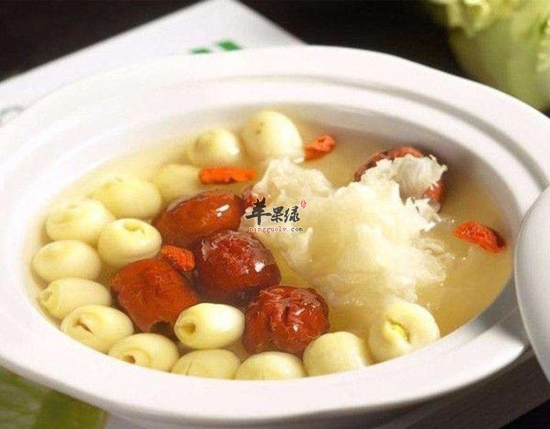 银耳百合银杏果汤——润肺止咳清心安神