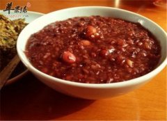 枇杷紫米粥——除烦解渴清热下火