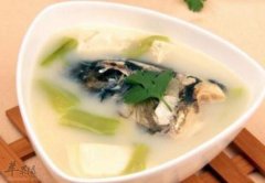 丝瓜鱼头豆腐汤的营养价值_丝瓜鱼头豆腐汤的功效作用_做法大全_烹饪技巧