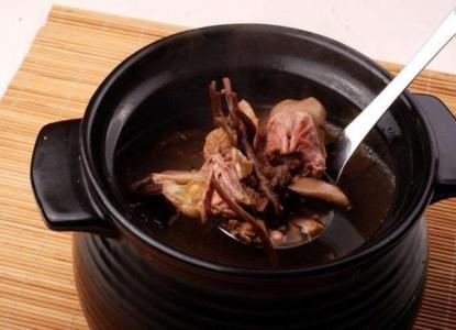 茶树菇老鸭汤——滋阴养颜增进食欲