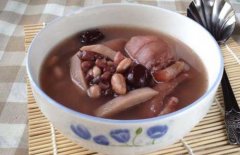 红豆黄精乌鸡汤——补血养颜强健身体