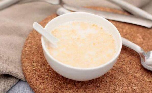 喝燕麦片的好处和坏处 燕麦片吃多的副作用 燕麦片怎么吃才好 可以减肥吗 苹果绿