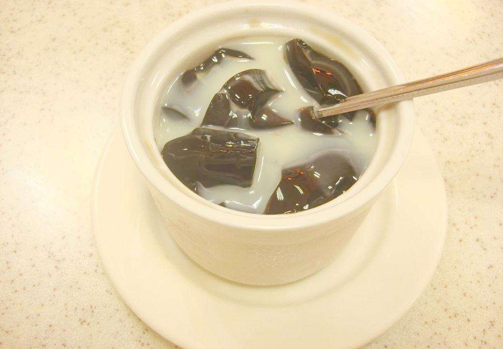 苹果绿 中药大全 功效与作用龟苓膏对于很多人来都是非常不陌生的,吃