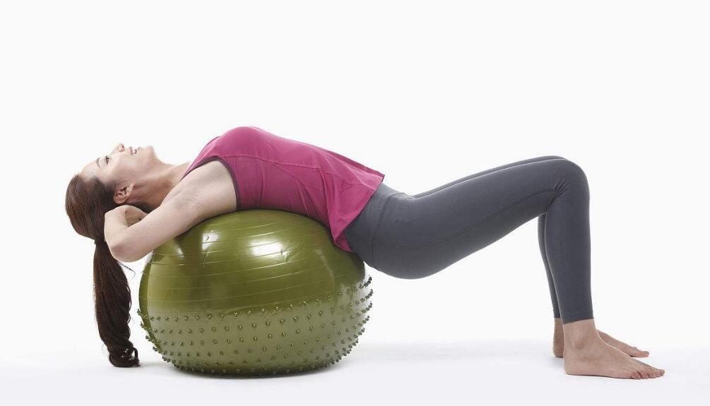 瑜伽球也是可以帮助瘦身减肥