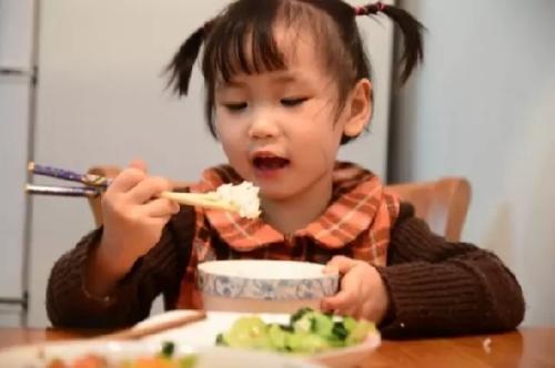 注意饮食平衡预防亚健康