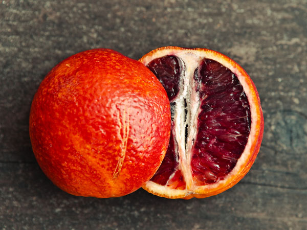 血橙怎么吃 血橙可以空腹喝吗 吃血橙上火吗 和普通橙子的区别 功效与作用 苹果绿