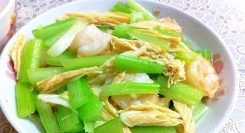 西芹炝腐竹——增强食欲安神调经