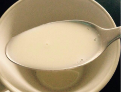 豆奶的功效与作用_豆奶怎么做_豆奶能减肥吗_和豆浆的区别_怎么冲_哪些人不能喝