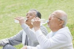 【老人秋季应该如何