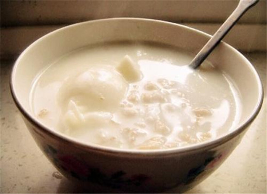 牛奶燕麦粥——减肥美容安神抗压