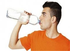 【男人预防胃酸过多