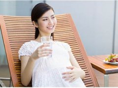 【孕妇喝水少对胎儿