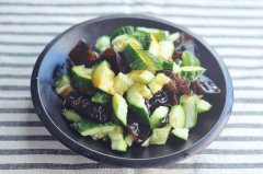凉拌黄瓜木耳的做法