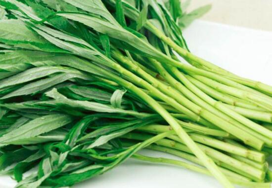 苹果绿 食材大全 营养价值芦蒿在吃的时候,有没有会事先将它进行焯水