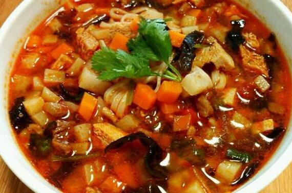 尤其是对于北方地区来说,面食是最为主要的食物了,北方地区面食的种类