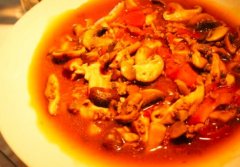 西红柿蘑菇怎么炒好吃_西红柿蘑菇可以一起吃吗