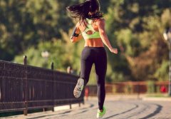 女生跑步怎么避免腿粗