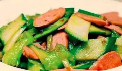 黄瓜炒火腿肠的做法