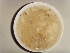 银鱼焖蛋的做法
