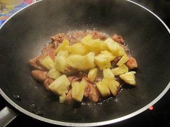 鸡肉炖土豆的做法