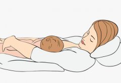 按时哺乳还是按需哺