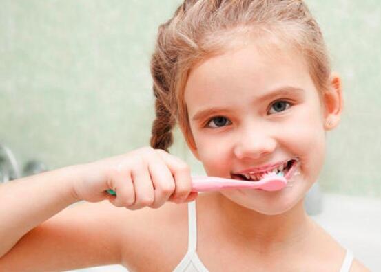 小孩刷牙出血怎么办