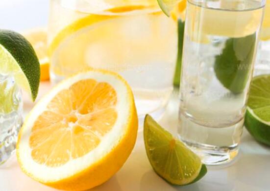 柠檬片泡水的副作用