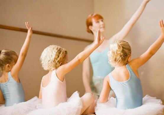 小孩学跳舞会影响长高吗