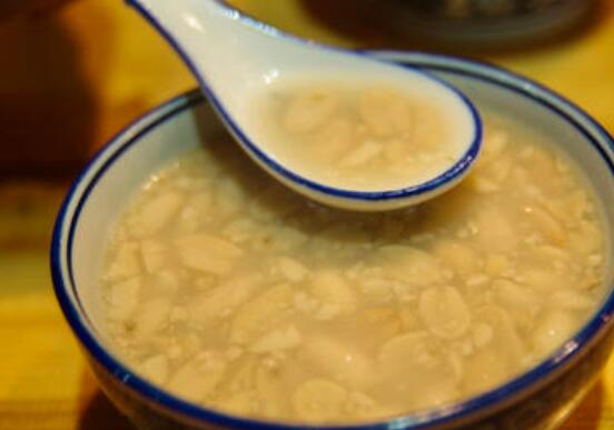 花生仁汤怎么做成白色